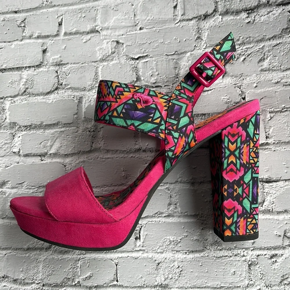 ROCKET DOG | Enhance Your Prance Heels in Bold Southwest - Picture 10 of 14